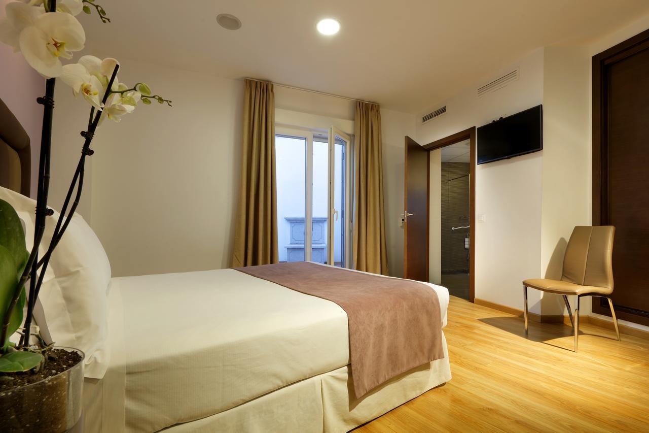 Exe Triunfo Granada Hotel Room photo